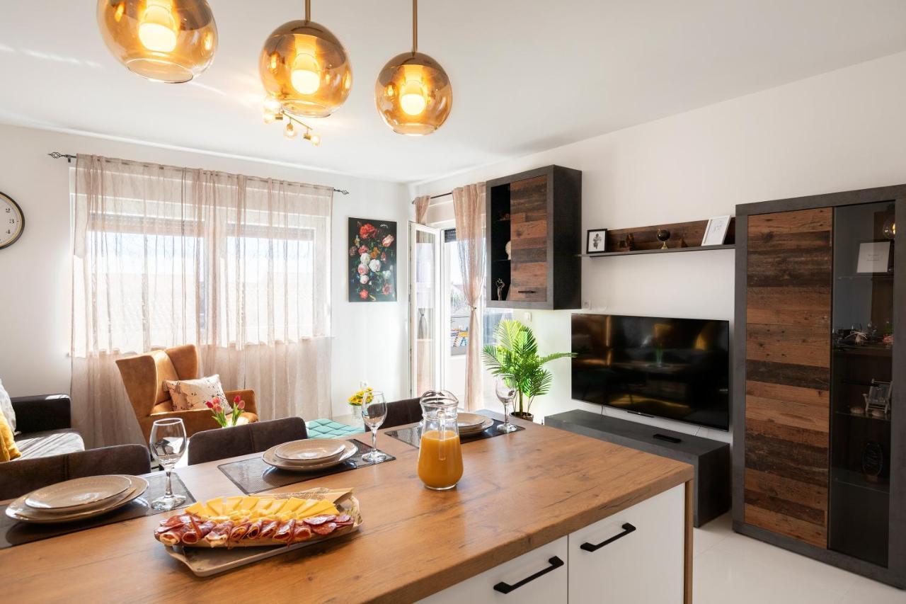 Sunny Island Apartment Trogir Eksteriør bilde