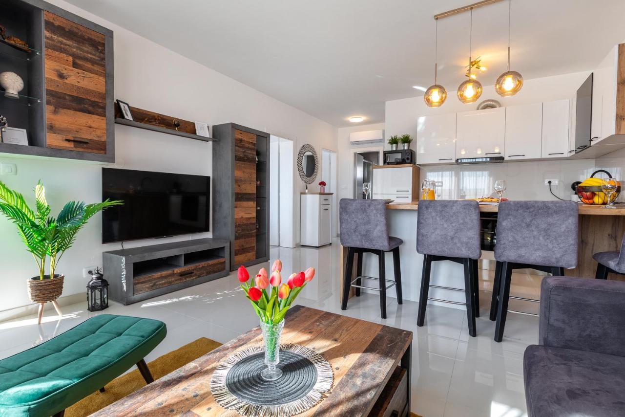 Sunny Island Apartment Trogir Eksteriør bilde