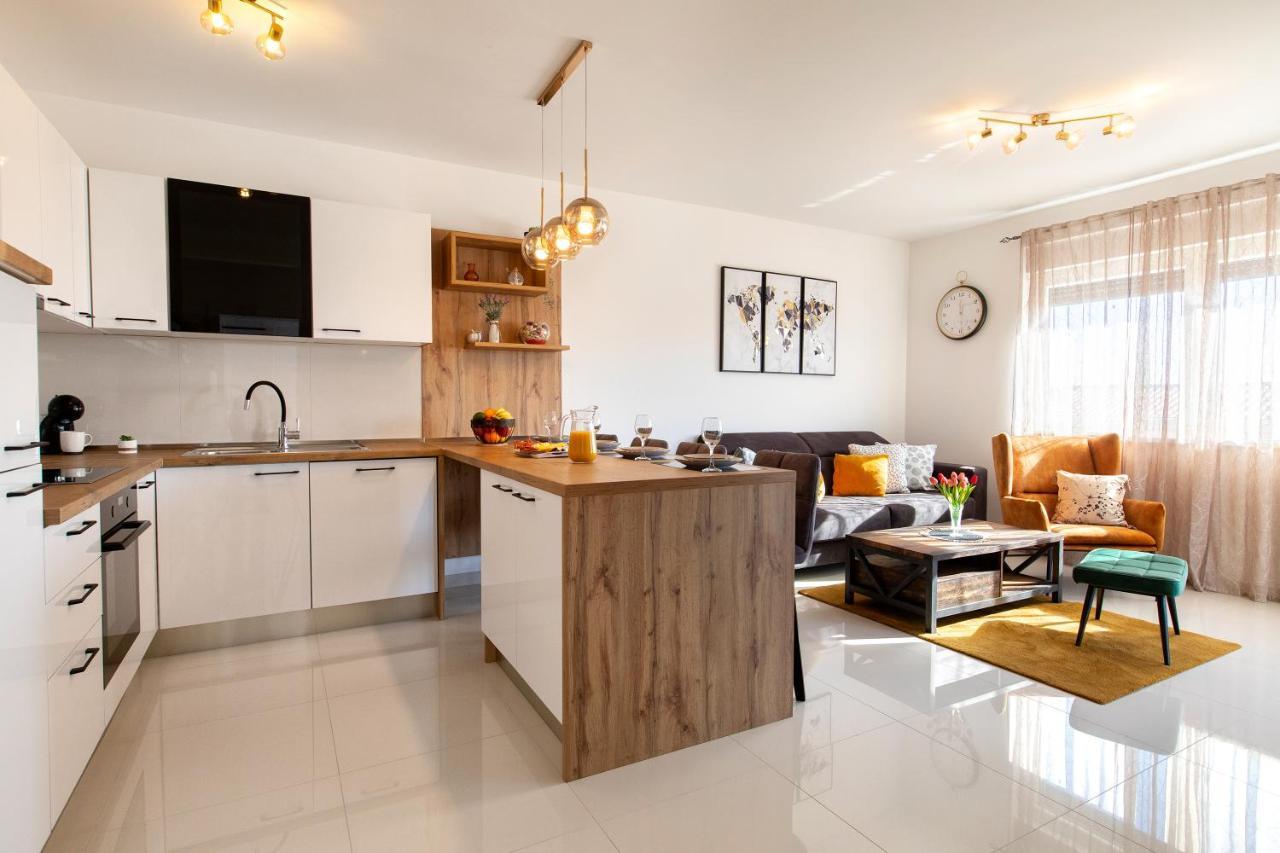 Sunny Island Apartment Trogir Eksteriør bilde